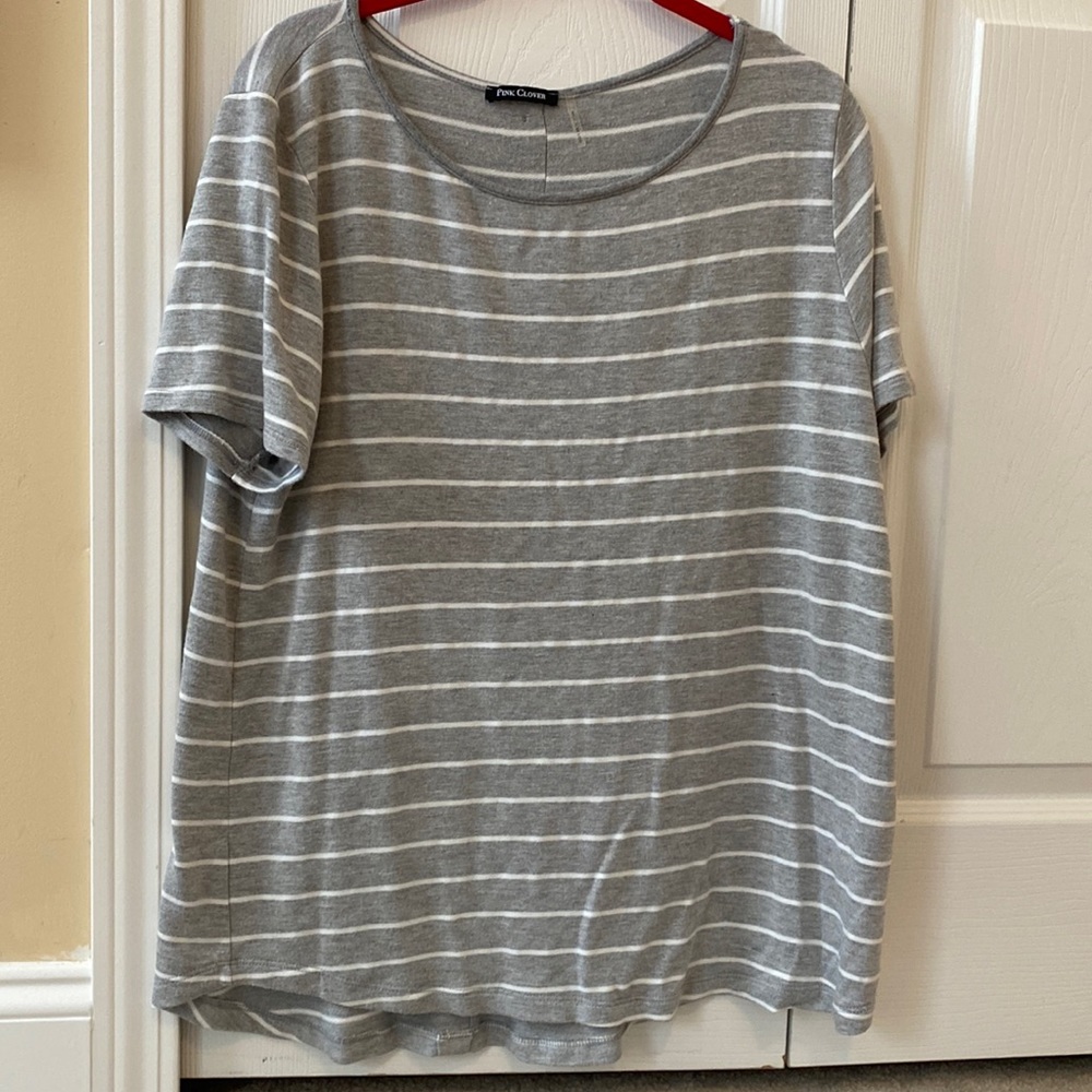 Pink Clover Button Back Detail Tee Stitchfix XL